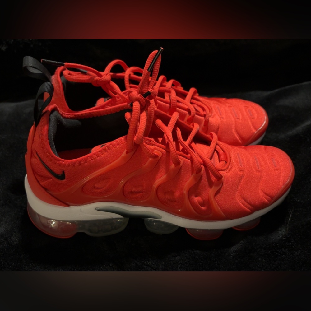 Nike Vapor Max Red Sneakers